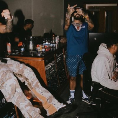 Davv_10's profile picture. 