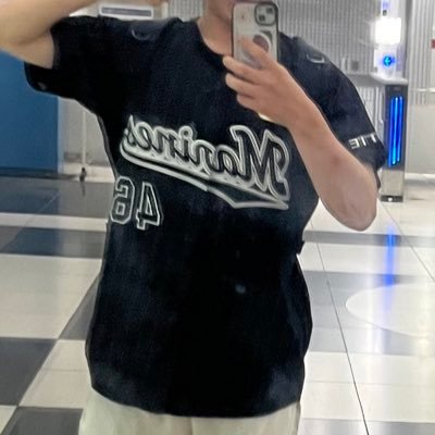 weSLfrjpCw35505's profile picture. コロナ2回、雨中1回。僕はいつになったらZOZOマリンスタジアムで野球を観れるのだ。