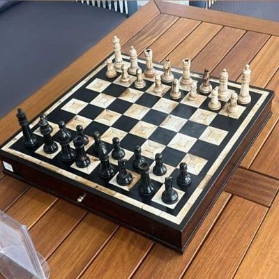 AAlaldemi's profile picture. لا أميل إلى الكثرة ، فـ اللهم القليل الصادق من كل شيء