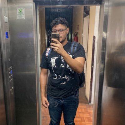 Estudante de Jornalismo. meu Twitter reflete posição política pessoal, aleatoriedade e sofrencia.