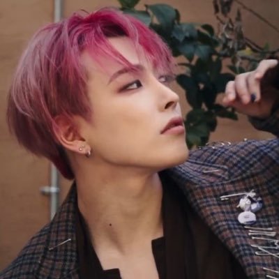 ✿ You big into matz? dont even joke ✿ (strawpage byf) ✿ Shinee, Ateez & WayV ult ✿ (anime acc: @blacklungsanji)