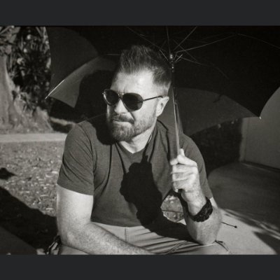 Professional head shot photographer based in Los Angeles. Check out my work at: https://t.co/suNpq5ycug