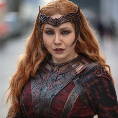 PR & Marketing Wizard by day - 🦄 Cosplayer & Geek Host 🎤 by Night - Catmom 🐈 - Tweets in GER & EN +++ views are my own +++