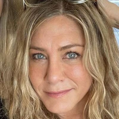 AnistonJen90880's profile picture. 