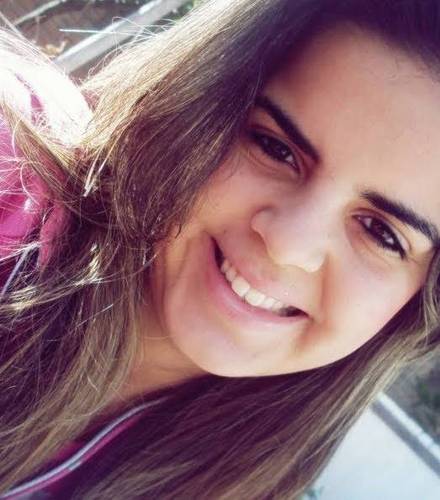 e eu sempre colocando um sorriso no rosto e finjindo que está tudo bem.