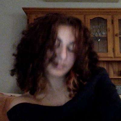 almondhocho's profile picture. im just happy to be here and put on my cheap lipgloss