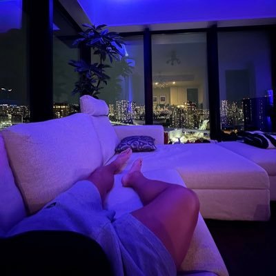 en04114's profile picture. 29歳┃FXコミニティ運営┃手取り19万教員▶︎元本54万で投資▶︎2年で月5.8億▶︎FIRE▶︎┃車、時計好き