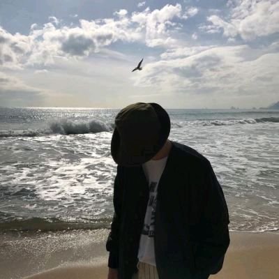 qiushuixianju's profile picture. 我们的生活充满阳光