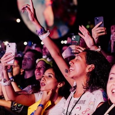 Collecting moments through this wonderful adventure. I love british bands, american singers and being a clown. KS' wwg 18/08/23❤️
Fan/personal acc 🇲🇽 she/her