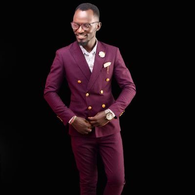 MutabariTim's profile picture. Enthroned