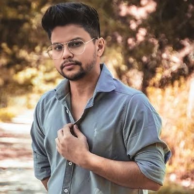 PoddarShriyam's profile picture. I'm just a Guy Whose Life is like Bertie Bott's Every Flavour Beans. You never know what you gonna get next!