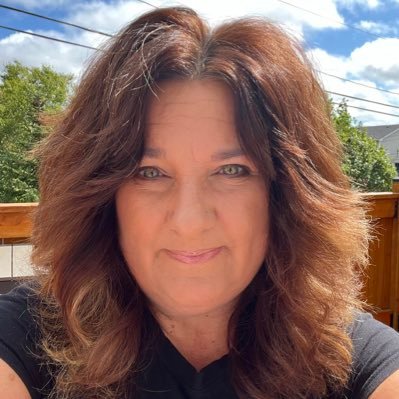 madtorraville's profile picture. Passionate Core French/Français educator, Mom , Follower of sports & all things positive😀 Wife of Mr. T ! Live your best life! B.Ed M.Ed