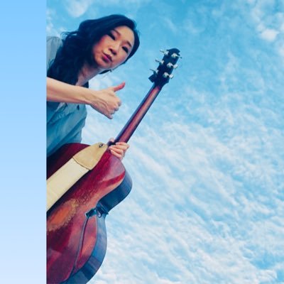 アコギ弾き語り女、作詞作曲ライブ旅。“夛”は“た”で変換📝2nd Album『from scratch』発売なう!1st『LiveLife!』 もオススメ。 『わたしの10代〜わたしの小さな世界〜』も。カバーユニット“ヨモギ”なども。詳細はリンクをぜひ✋ お問い合わせ→hondamaki39@gmail.com