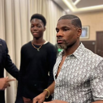 tes_arts's profile picture. A 16 year old all round artist with charcoal and pencil flair ✍🏿 Portrait making ✍🏿 Live art work DM for business