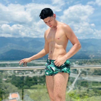 Artmodel__'s profile picture. _Rolovallunizado_

La vida es muy corta para estar lamentándose, sólo basta con un poco de empatía y respeto💚