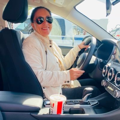 SoyJess1977's profile picture. Como la poesía es, a veces, incluso mas filosófica q la filosofía, la metafísica es, por su naturaleza, incluso mas poética q la poesía (J.J)