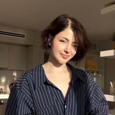 AmvGraphics's profile picture. e