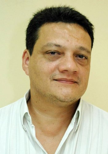 Rino Giret, periodista, nacido en Villarrica, Paraguay. Editor de la sección Economia del diario Última Hora.