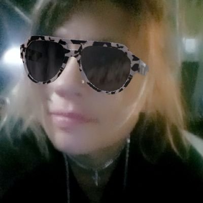 EchoLynne30's profile picture. 