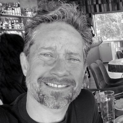 hernanvega's profile picture. Maratonista, animal de montaña. Voy x la música, la foto, el vino, el café y los perros. Mktg digital+IA, asesor, turismo aventura ecosustentable🐺🏔️