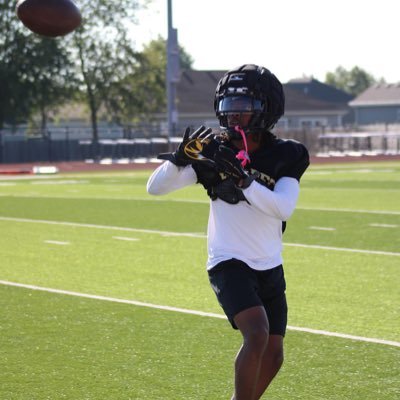 DonovanGuido13's profile picture. class of 26/Raypec highschool/Ath/816-288-9219 cell