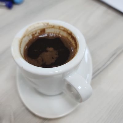 مرحبا مليون ياقوت العيون الجيّع
أبرك الساعات فالأيام ساعة مجيك.