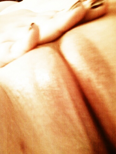 MsTightPussy1's profile picture. pretty much explains itself ;)