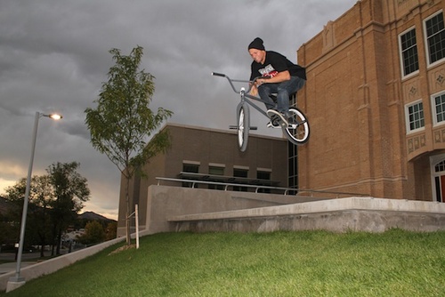 TWEETYPABL0's profile picture. Riding bikes, filming, and all other types off ill shit.