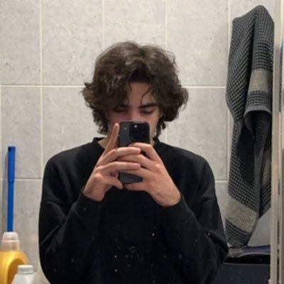 WdYwFmK's profile picture. FUTW