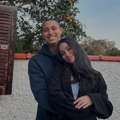 Tô casado mesmo e não quero nenhuma vaca dando em cima de mim viu, minha mulher é surtada tá entt fica ai um recado pras piranha q gosta de cara casado.