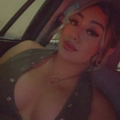 b_risaxx's profile picture. allergic to nothing