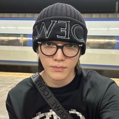 🤍 🎧 🎼 🎹 📷 🩹 🏴 🏳️ 「　金の土地　」