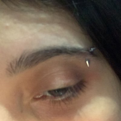 PoetrySlamSpto's profile picture. Individual: @comiocudequem10 ✨divulgando poesia de má qualidade escritas por aluna de História e Direito (cursos q n produzem arte com frequência) 🧡🤍🩷⚢