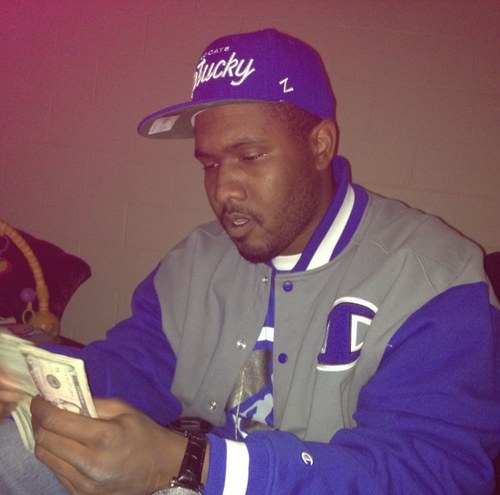 Iputon4daDROP's profile picture. STR8DROP IS ALL I KNOW ! #TEAMSTR8DROP #TEAMFUCKERBODY .......  if u wanna see wht a DropStar like follow me ! if u don't FUCK YA