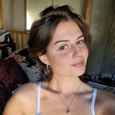 french student in ethology determined to specialize in non-human primates 🦧