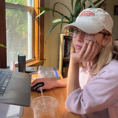 PhD student at @NUnetsi // studying people on the internet, and being one. she/her // 🏳️🌈