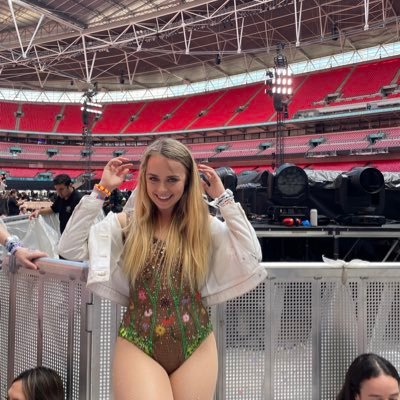 ♡ 25, UK ♡ tn follows on insta ♡ better man’s no.1 fan ♡ autograph collector ♡
