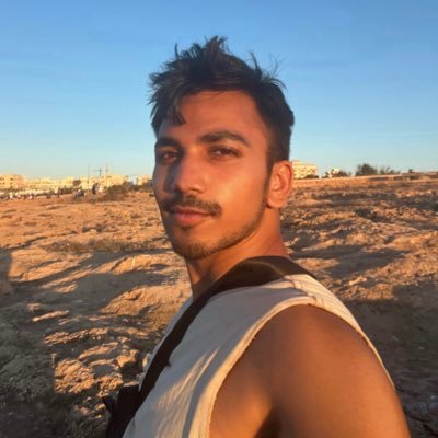Freelancing words: @voguemagazine @vogueindia @them @vulture @teenvogue @thecut @thenation (and wherever I can land them!) ushahamat@gmail.com