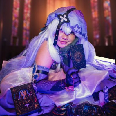 she, 25+, cosplayer, tarot reader, crystal collector.
I identify as a threat and my pronouns are try/me
also, I am an ENFP.