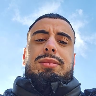 Puisqu'il faut vivre, autant le faire avec le sourire

ARSENAL FC 🔴⚪

🇩🇿