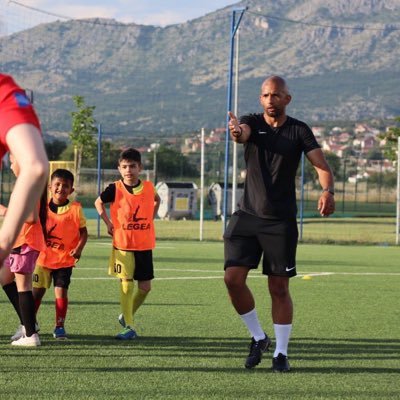 Husband, father, sports massage, UEFAB. Final year BSc (Hons) student. Currently Coach @BritishArmyWomen. Chair of The Elliot Project. British Army Soldier.