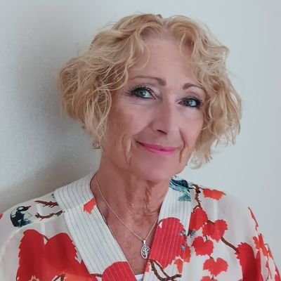 lincsnicky's profile picture. Offering Training, CPD and SEMH support for schools. Teacher of Mindfulness for children and NLP Change Coach for individuals and organisations. She/Her.