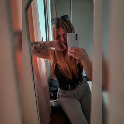Marilujan191's profile picture. 25 years old🍃
Canceriana🦀♋
Bostera soy y Boca es la alegría de mi corazón 💙💛💙

Ig: @marilujan19
Rohaihu Paraguay🇵🇾💘