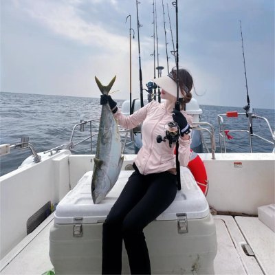 ✨私は大阪に住んでいます。
海は鏡のように光を空に反射する。
海と空が一つの色をなし、
美しくて、とても癒されました!
#釣り好き
#釣りガール
#釣り#海釣り#船釣り
#釣り好きな人と繋がりたい
#海釣り好きな人と繋がりたい
毎日でも釣りに行きたい