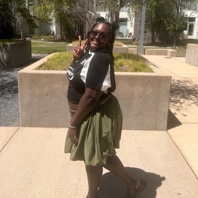 My name is Kaitlin| Alpha Woman 💗💚| Tall Nerd 🤓|