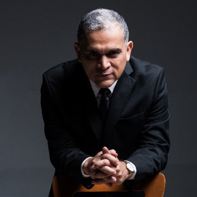 AbdielAntonio's profile picture. Mis verbos favoritos: aprender, escuchar, construir, comunicar, respetar, compartir, iluminar, crecer.