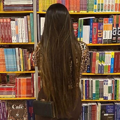 futuradelegata's profile picture. vestibulanda de direito, ex concurseira militar | 940 na red 2023 enem