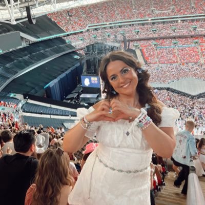 laurabudd_'s profile picture. 🦋🫶🏼✨🪩