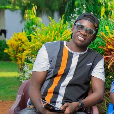 Docta_Plug's profile picture. CLINICIAN! PHARMA SALESMAN! GRAPHIC DESIGNER! PHOTOGRAPHER! BUSINESSMAN! SOCCER PLAYER! PSALMS 27! 🇺🇬