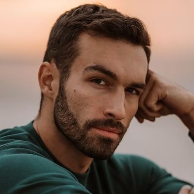 Templar. Wannabe rockstar. Was once a theatre kid. Engaged to @DiegodeNavarro 🏳️🌈 (RP account. #SWLRP. Face credit: Lukasz Zarazowski - no affiliation)